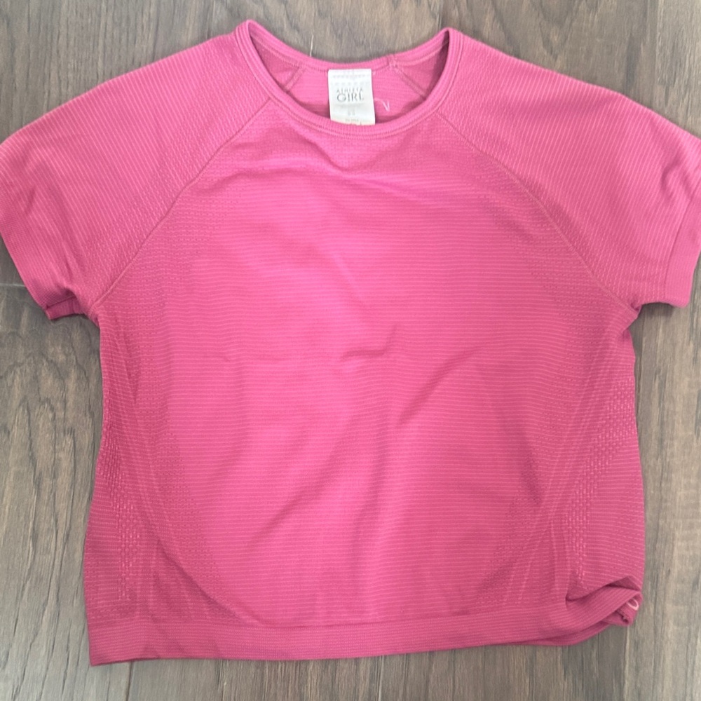 Athleta Girls Short Sleeve Performance Tee in Mauve pink